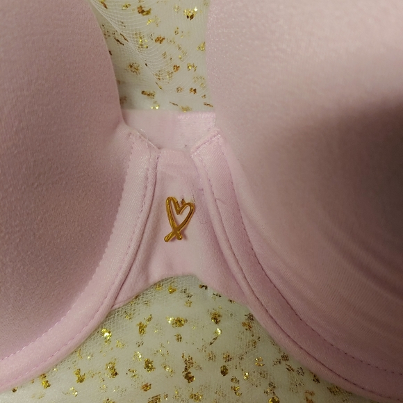 VICTORIA SECRET BRA.  34D - Picture 3 of 5